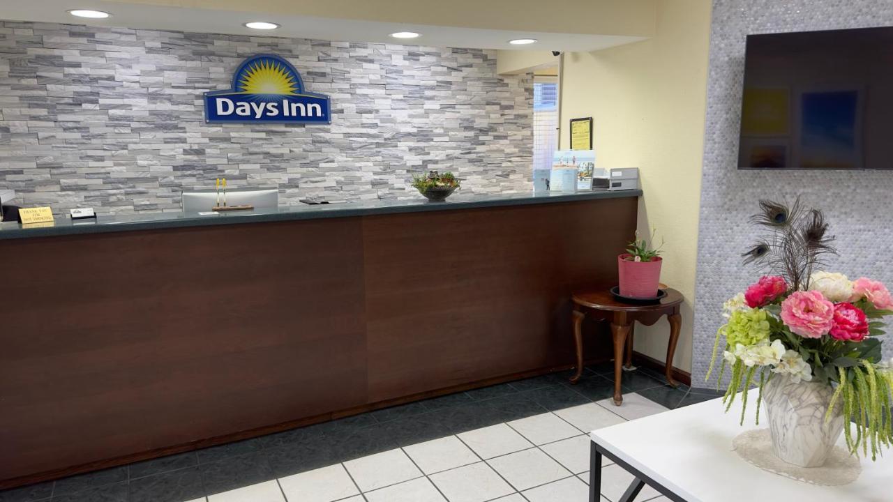 Days Inn By Wyndham Lexington-Columbia Exterior foto